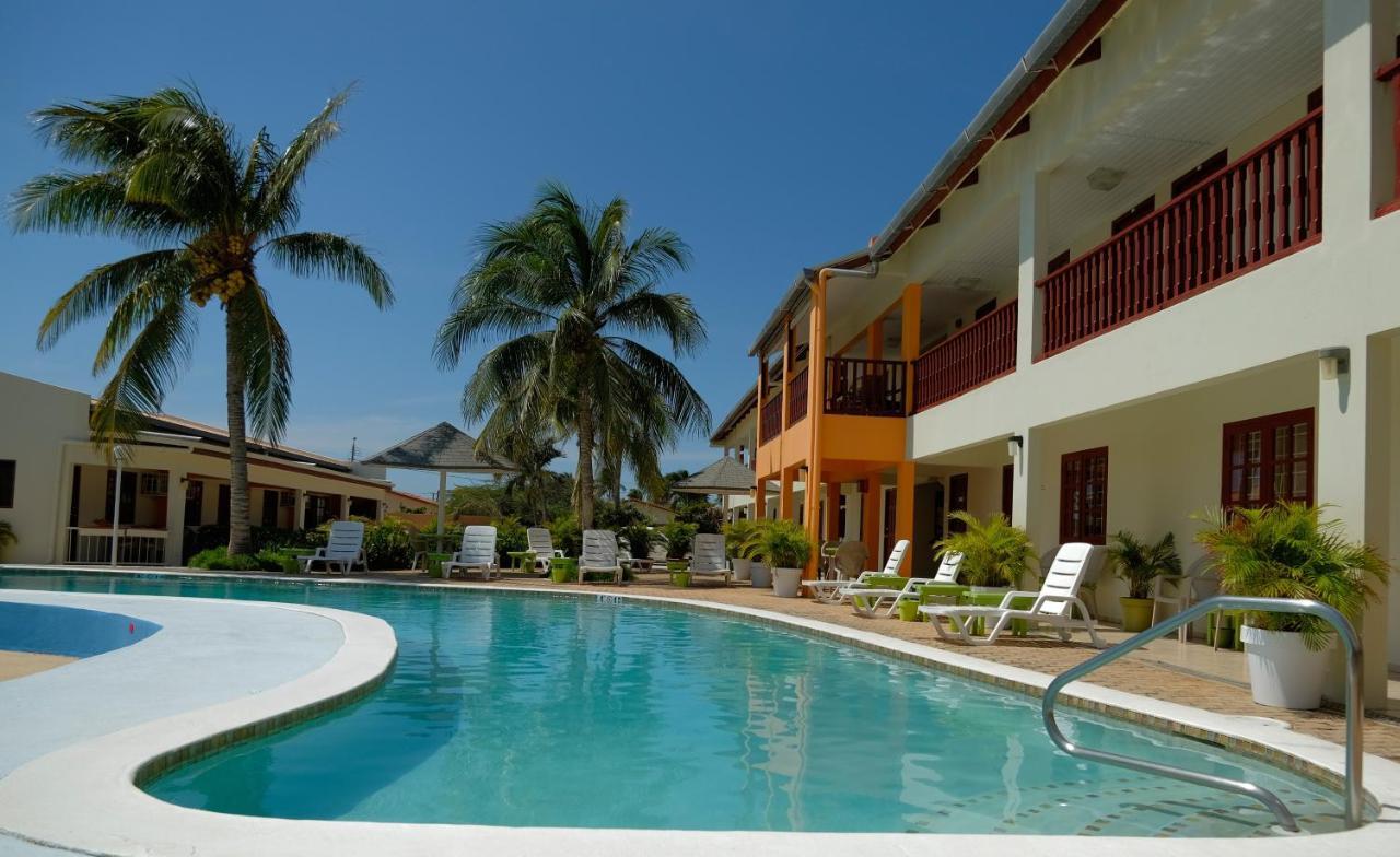 Aruba Quality Apartments & Suites Палм Бич Экстерьер фото