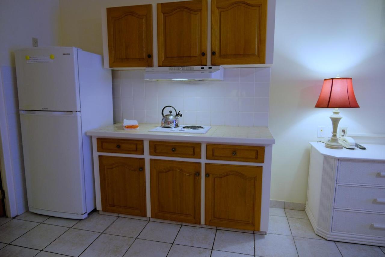 Aruba Quality Apartments & Suites Палм Бич Экстерьер фото