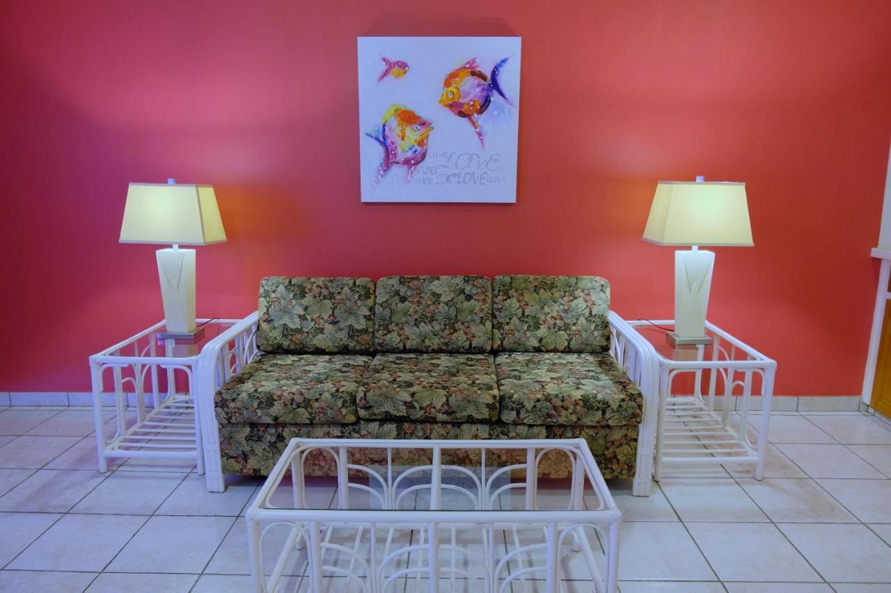 Aruba Quality Apartments & Suites Палм Бич Экстерьер фото
