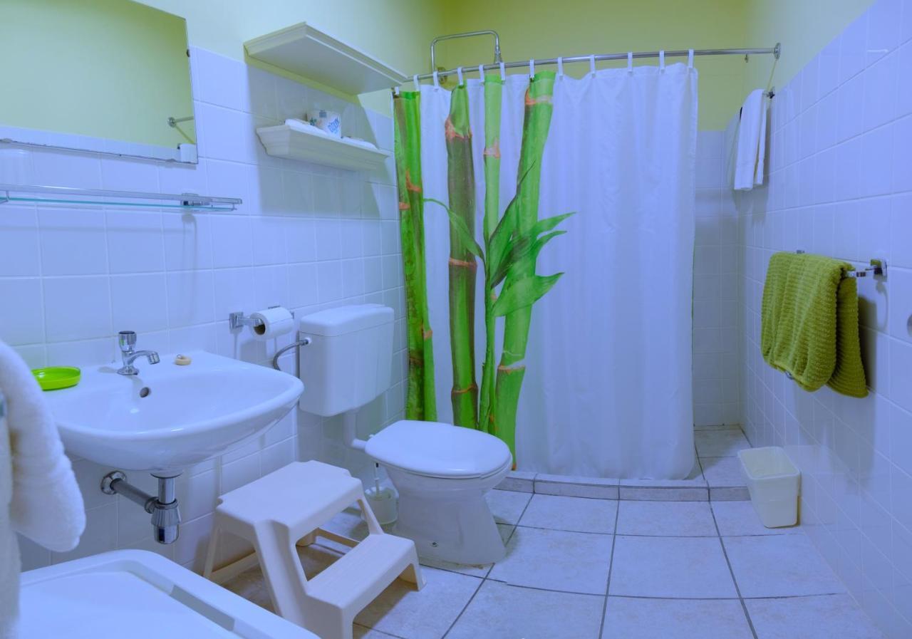 Aruba Quality Apartments & Suites Палм Бич Экстерьер фото