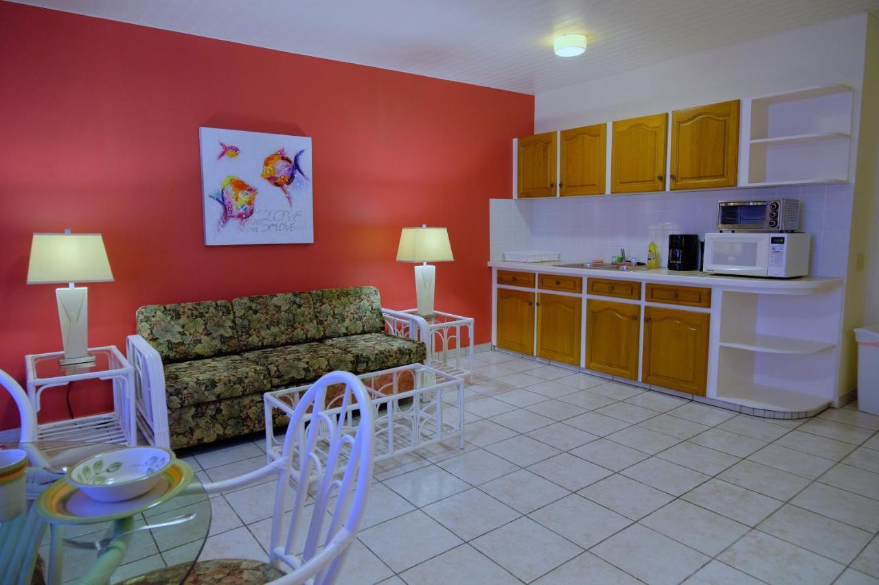 Aruba Quality Apartments & Suites Палм Бич Экстерьер фото