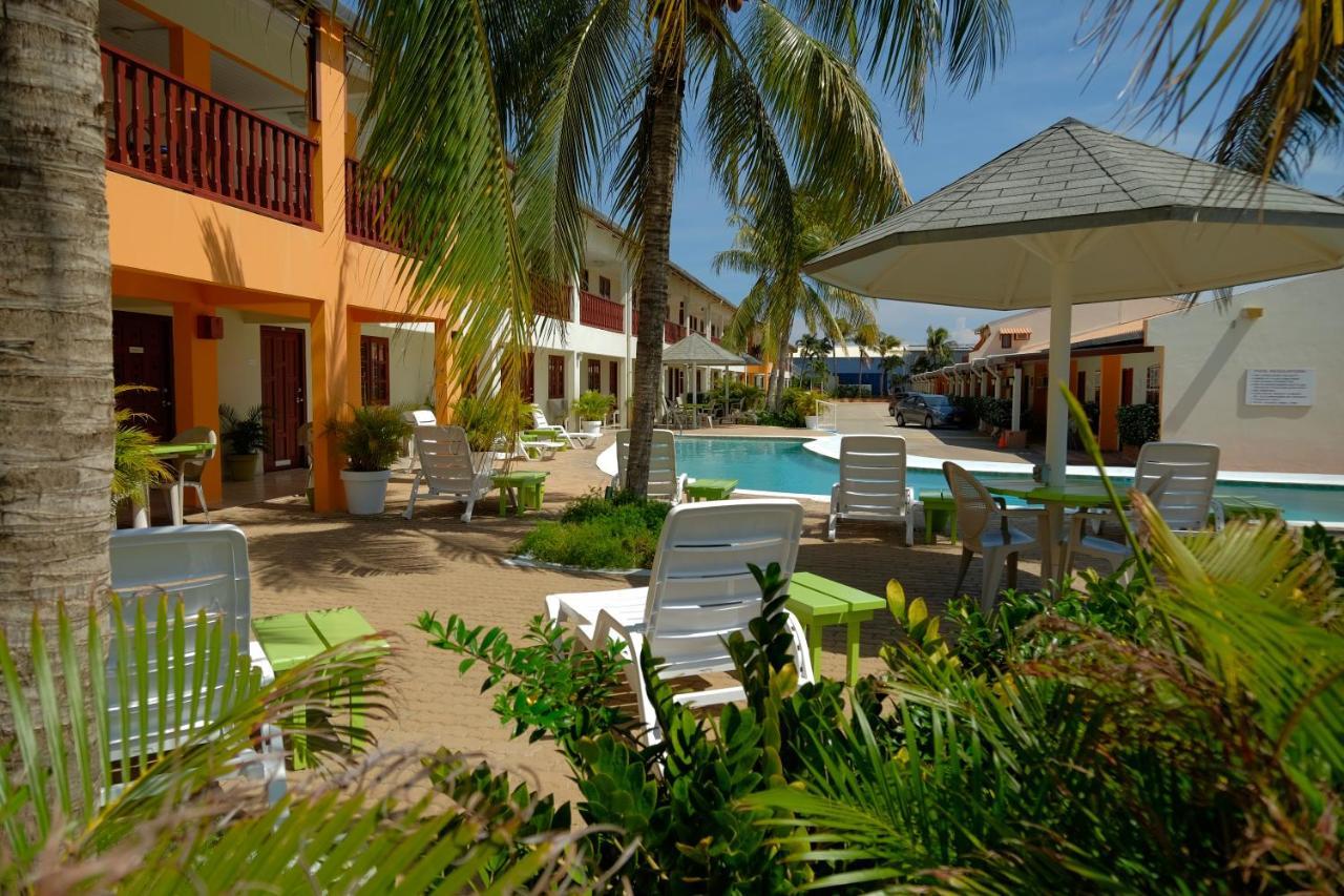 Aruba Quality Apartments & Suites Палм Бич Экстерьер фото