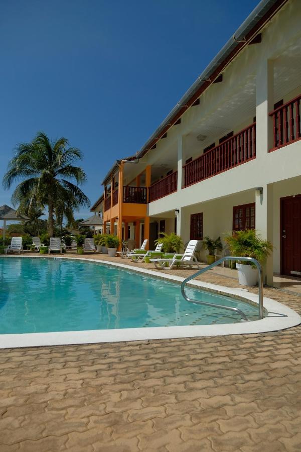 Aruba Quality Apartments & Suites Палм Бич Экстерьер фото