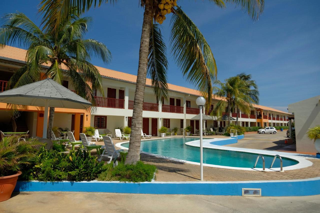 Aruba Quality Apartments & Suites Палм Бич Экстерьер фото