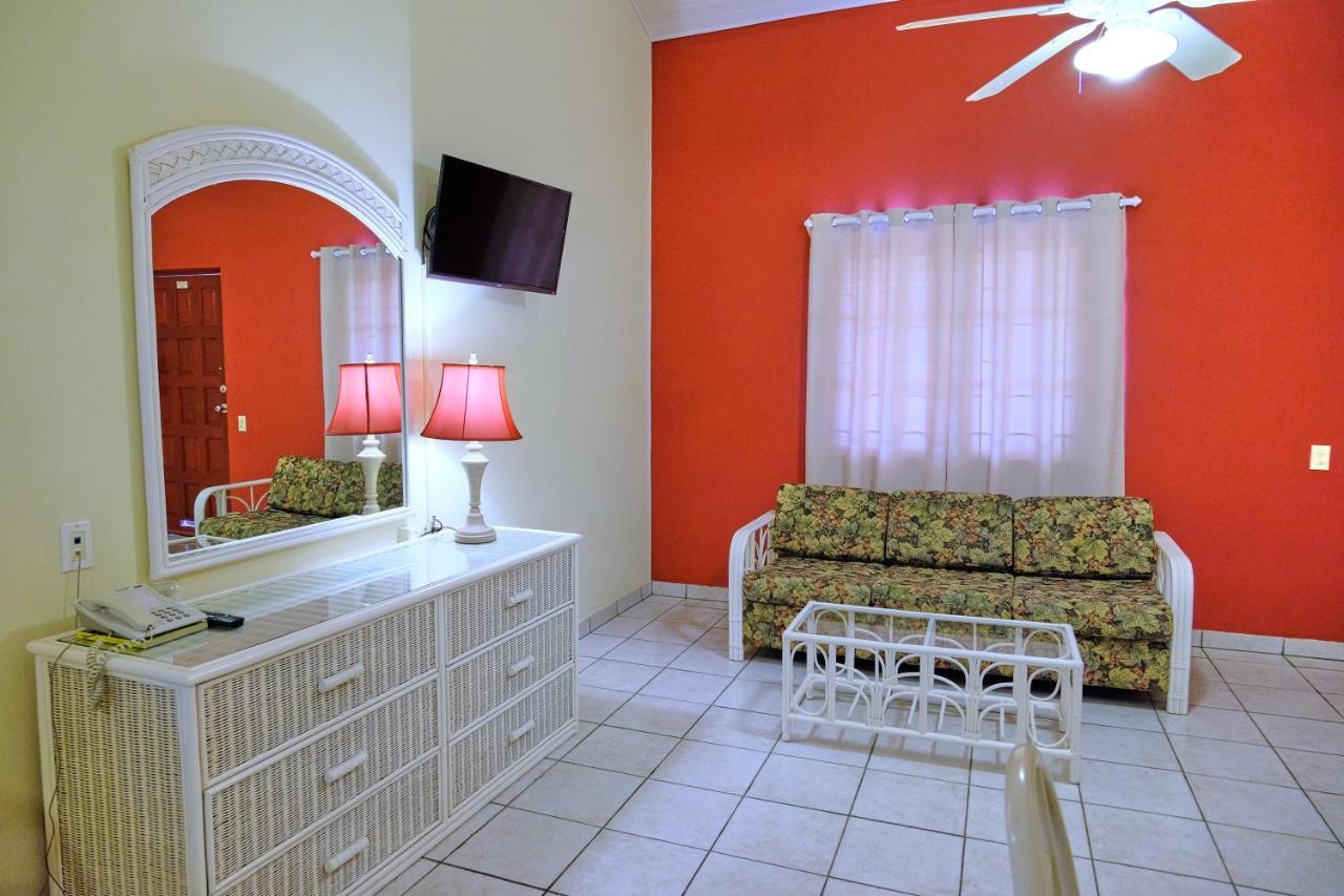 Aruba Quality Apartments & Suites Палм Бич Экстерьер фото
