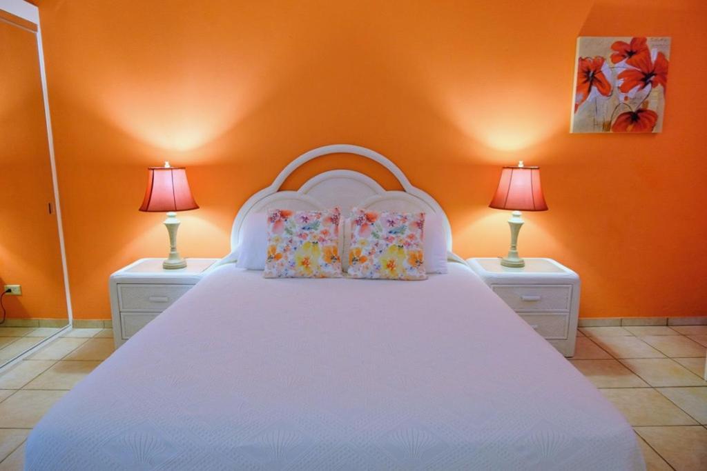 Aruba Quality Apartments & Suites Палм Бич Экстерьер фото