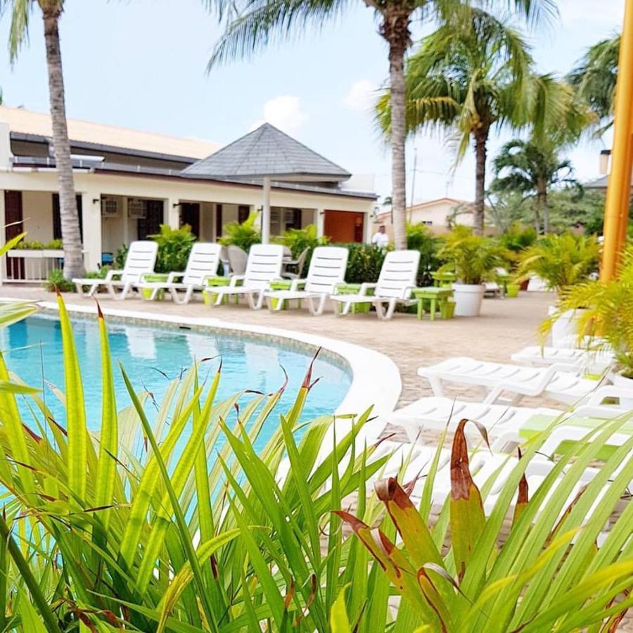 Aruba Quality Apartments & Suites Палм Бич Экстерьер фото